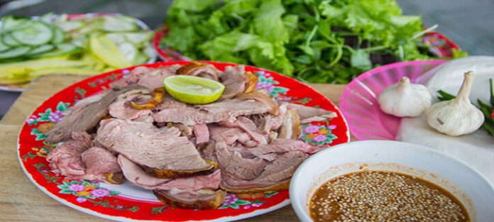 bê-thui-cầu-mống-đà-nẵng-triphunter.vn_-1-696x313.jpg